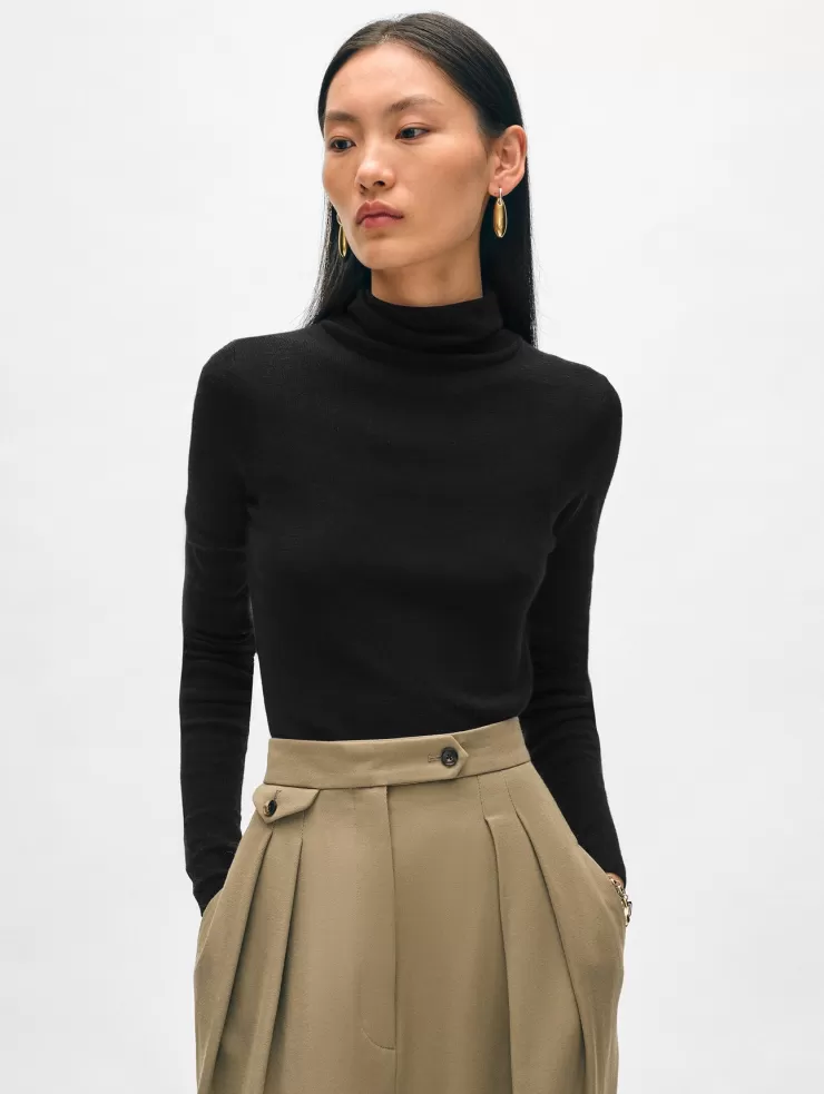 Superfine Merino Fitted Knit Turtleneck Top In >WHITE AND WARREN Online