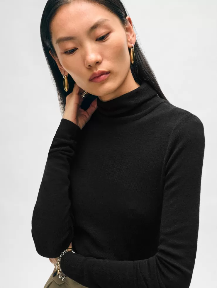 Superfine Merino Fitted Knit Turtleneck Top In >WHITE AND WARREN Online